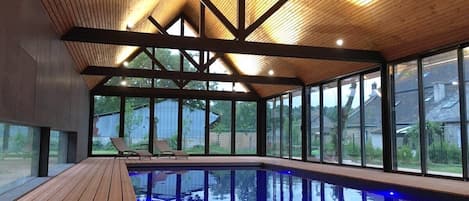 Piscine couverte, piscine chauffée