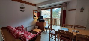 TV, DVD player, video library, stereo - Apartment 6p. Val Cenis Termignon Vanoise Park  (Termignon)