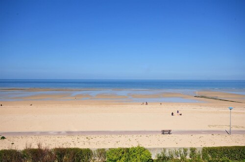 Normandy Waterfront, fantastic view, direct access to the beach Appt 3 bedrooms for 6