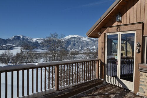 Grande maison de pays en montagne - ski et lac à proximité immédiate.