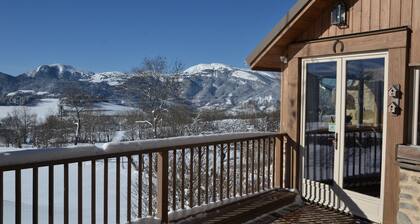 Grande maison de pays en montagne - ski et lac à proximité immédiate.