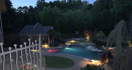 LUXURY VILLA IN A LUXURIOUS NEIGHBORHOOD IN CARY/RALEIGH
