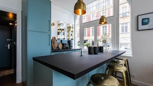 Cafetière/bouilloire, réfrigérateur, four, lave-vaisselle