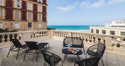 BLUE MOON • KEYWEEK Seafront Apt with large Terrace and Parking Biarritz