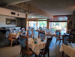 Restaurant - Lakeside Inn Illawarra  (Windang)