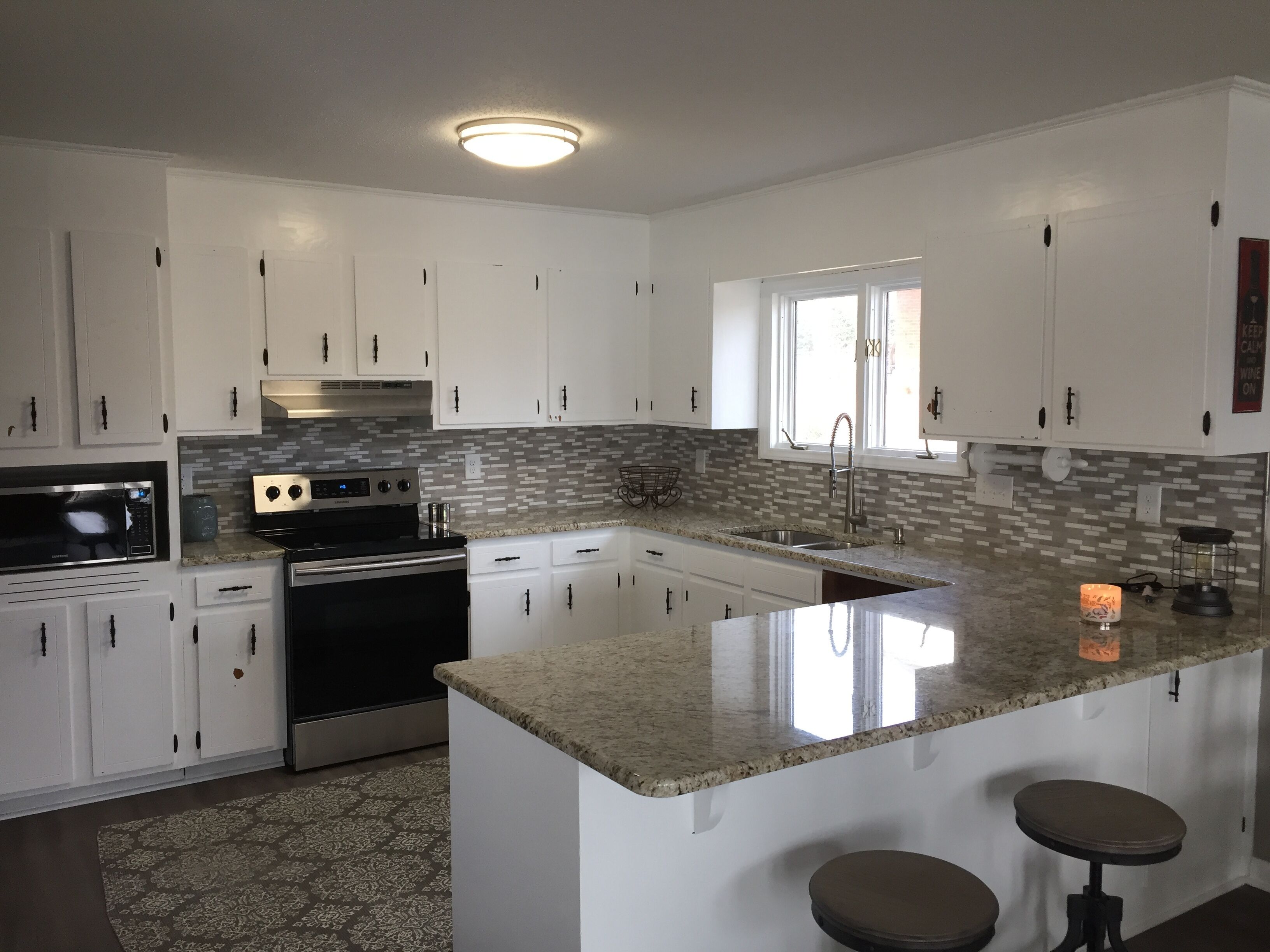 Waterfront / 5 Bedrooms / 3 BA's / 2 FULL KITCHENS / Firepit / Boat Dock / Pier