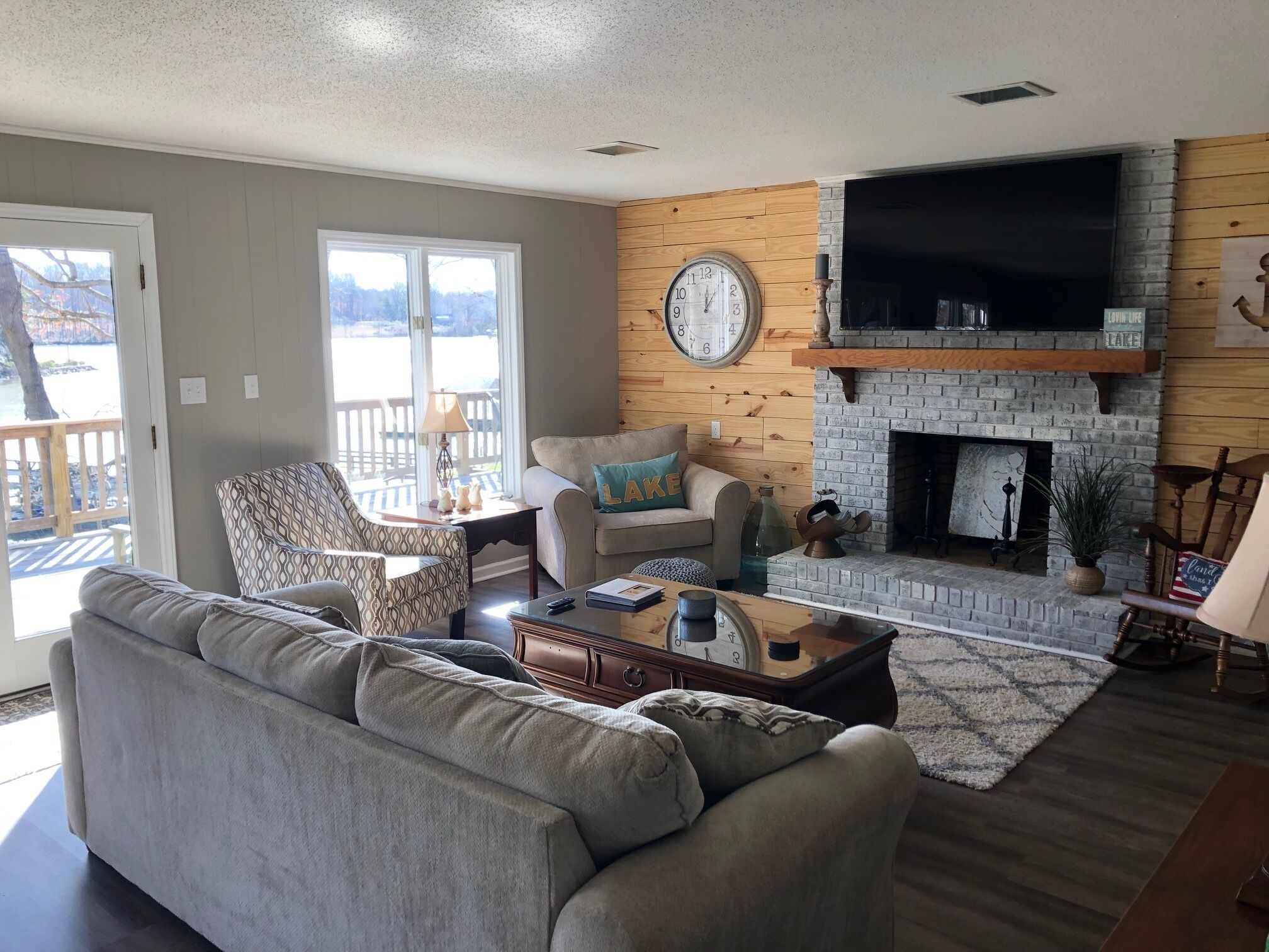 Waterfront / 5 Bedrooms / 3 BA's / 2 FULL KITCHENS / Firepit / Boat Dock / Pier