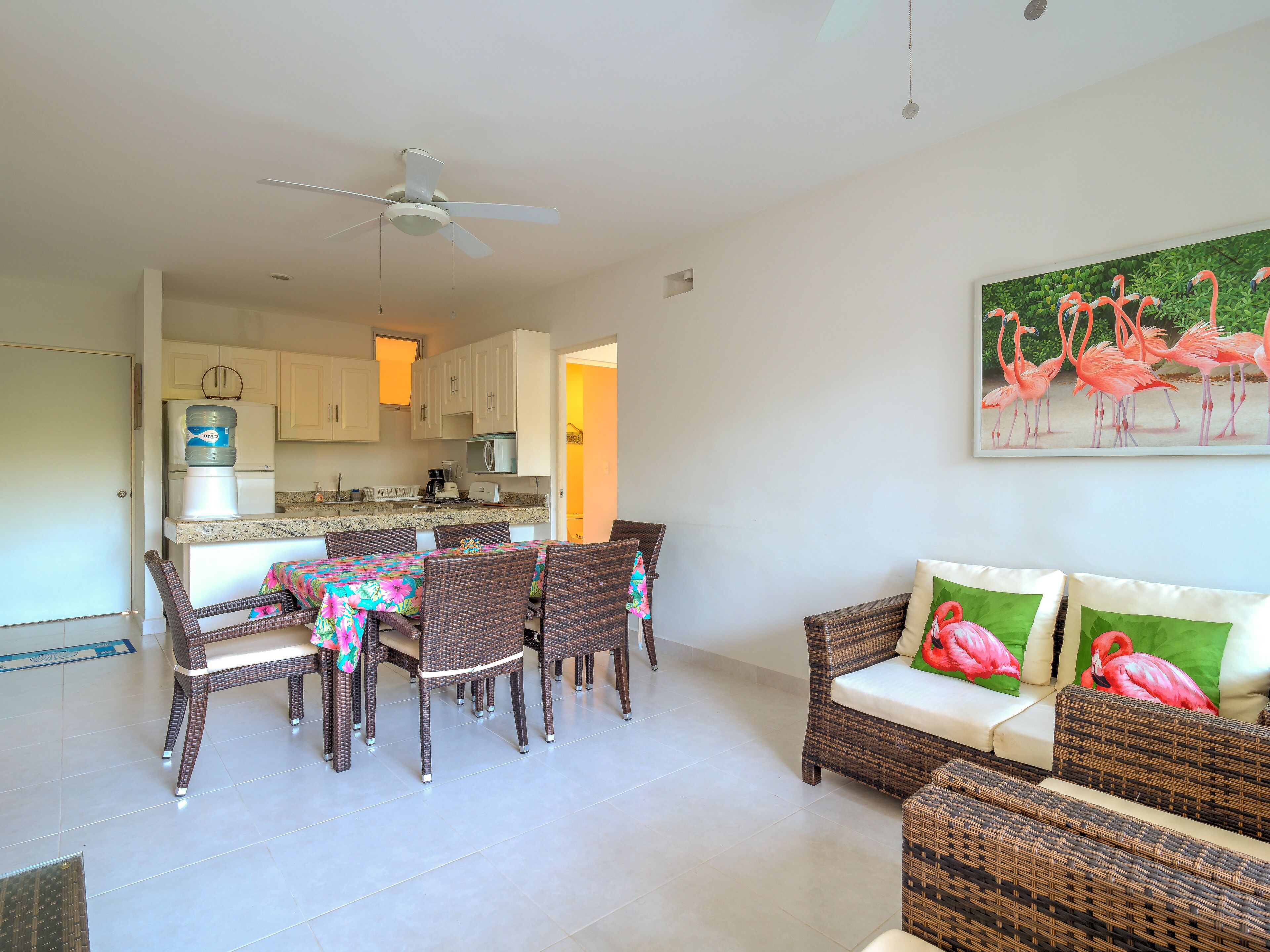 Flamingo Beach 3 bedroom condo, swimming pool, near beach.