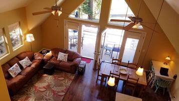 Smart TV, fireplace, DVD player