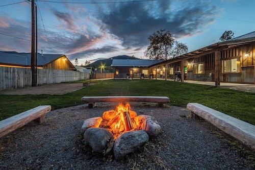 Your Basecamp to Glacier• Cozy 2BR w/ King + Queen