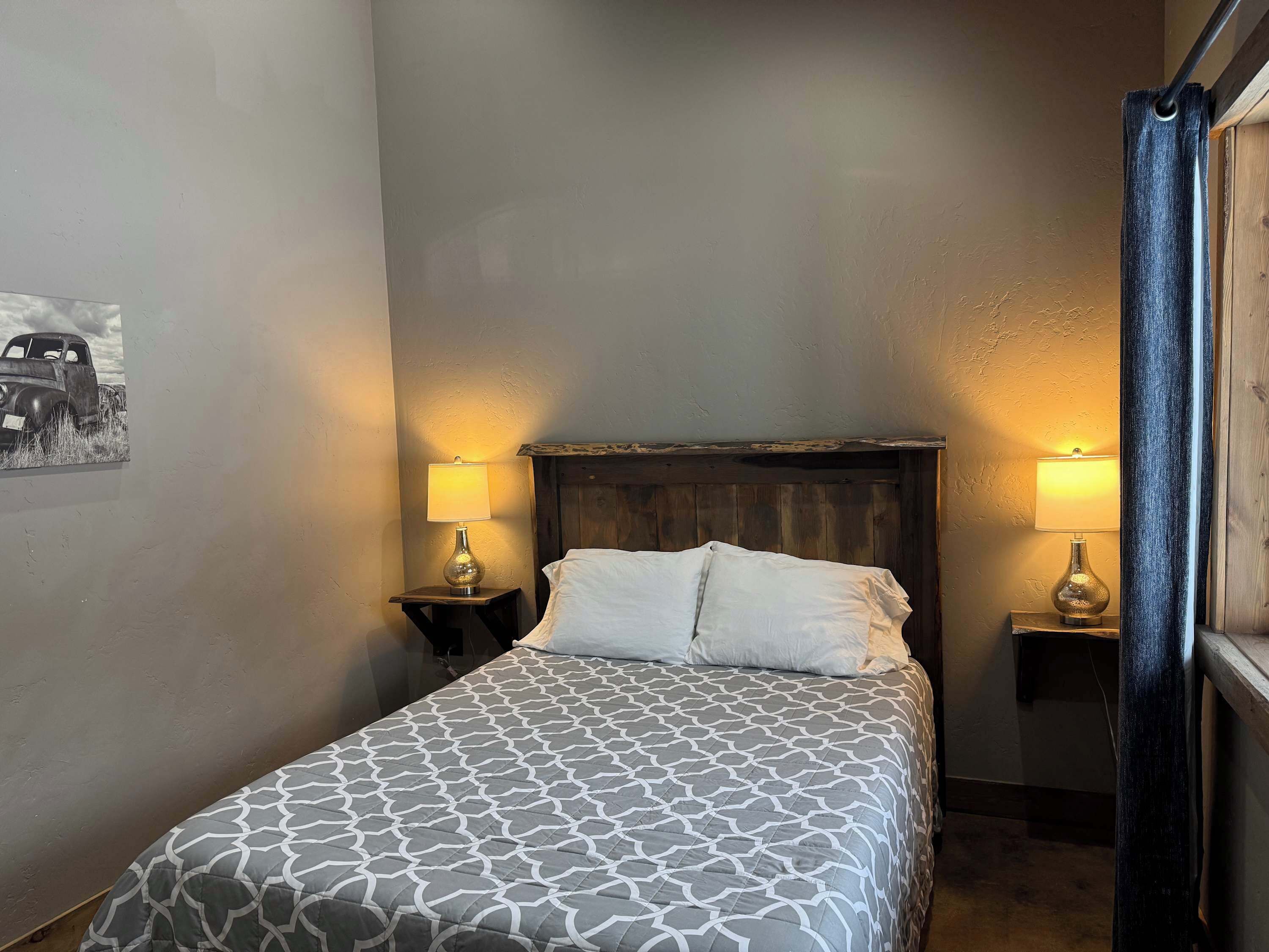 2 bedrooms, travel cot, free WiFi, bed sheets