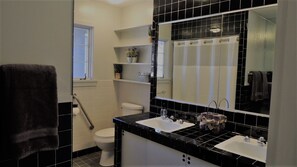 Combined shower/bathtub, hair dryer, towels, soap - Refresh in the Mountains #3329  Work-Stay-Play (Estes Park)