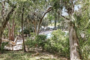 Property grounds - Relaxing Condo Steps from Pool and 5-Minute Walk to Ocean! (Fernandina Beach)