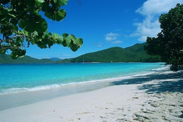 Peter Bay Beach