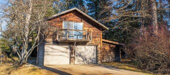 1 Bedroom, 1 Bath House In The Woods, Sleeps Up to 4