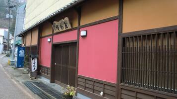 Voorkant van accommodatie