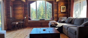 Nydelig utsikt! Ski! Golf! Bare 25 minutter til Leavenworth