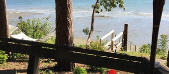 Private Beach on Puget Sound - Waterfront Cottage - 3 Bedrooms - Sleeps 6