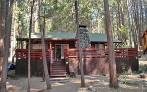 Exterior - (28) Raccoon's End at The Redwoods In Yosemite (Yosemite National Park)