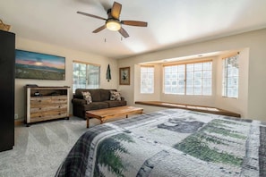 3 bedrooms, iron/ironing board, travel crib, WiFi - Walk to Summit, Spa, BBQ, Fireplace (Big Bear)