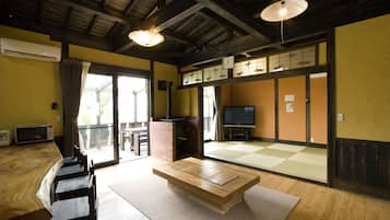 Traditional Cabin (I) | 1 bedroom, free WiFi, bed sheets