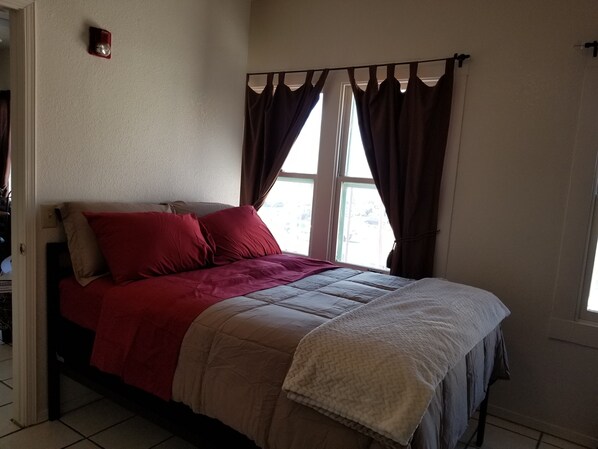 1 chambre, bureau, Wi-Fi gratuit, draps fournis