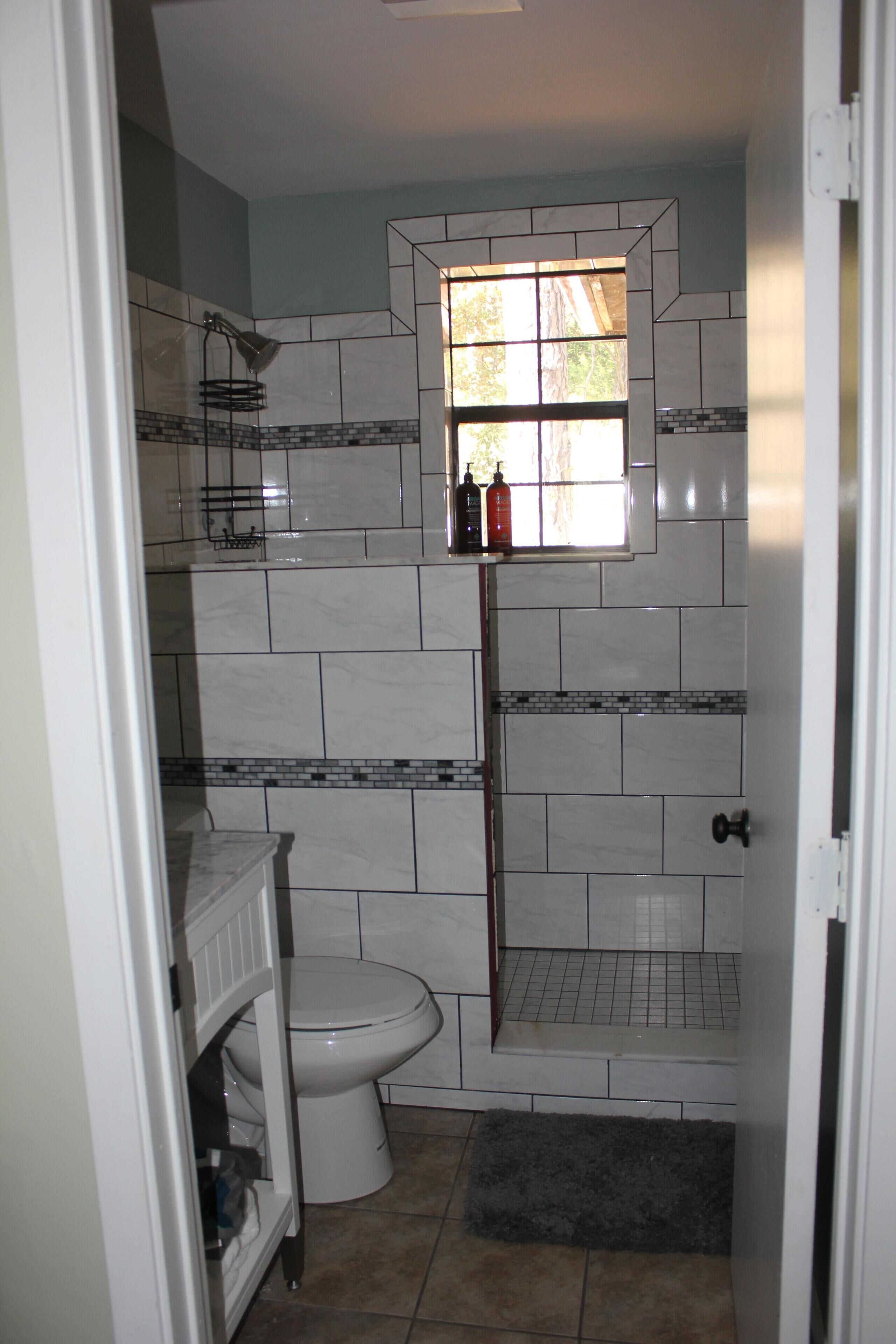 Quaint, Country Cottage Nestled In The Ozark National Forest