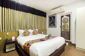 Phòng Deluxe | Bàn, giường gấp/giường phụ (phụ phí)