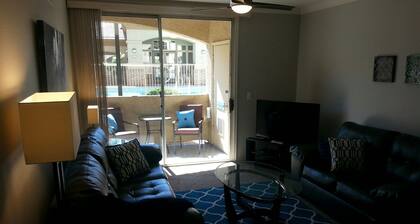 Ground floor, Pool, Spa & Fitness Room - 1Bd/1Ba condo. Covered parking spot
