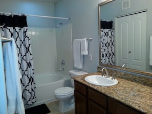 Combined shower/tub, hair dryer, towels, soap - Ground floor, Pool, Spa & Fitness Room - 1Bd/1Ba condo.  Covered parking spot (Tempe)