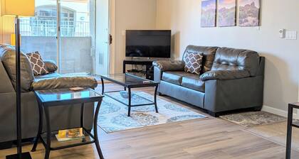 Ground floor, Pool, Spa & Fitness Room - 1Bd/1Ba condo. Covered parking spot