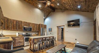 Charming 2bd/1ba (K&Q) Glacier Escape 7 mi to GNP