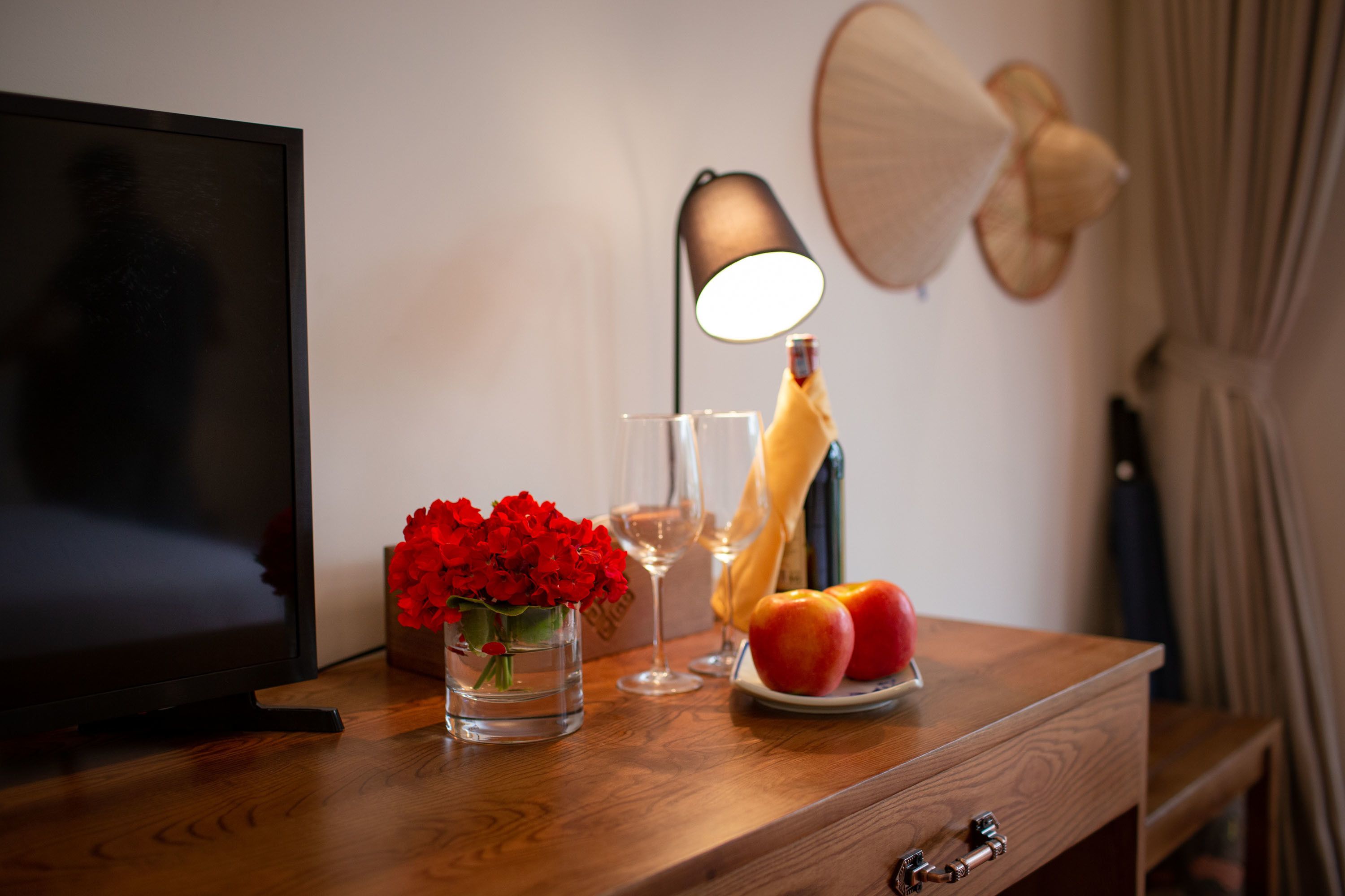 king room, pool view | room amenity