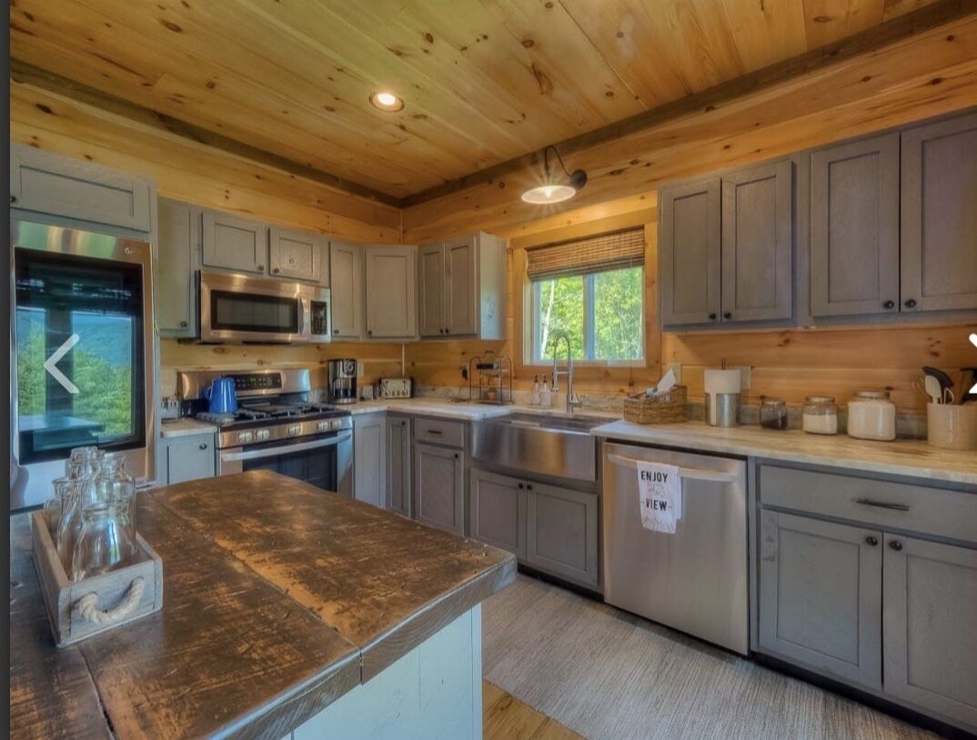 NEW Craftsman Home with Year Round Mountain Views