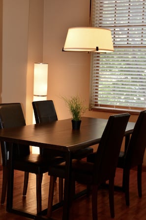 Dining - FREE INDOOR PARKING In The Heart Of Downtown Asheville!!! (Asheville)