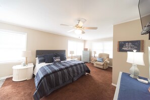 3 bedrooms, iron/ironing board, WiFi, bed sheets