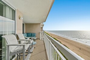 Property grounds - Beach Themed Oceanfront Condo, Outdoor Hot Tubs | Crescent Shores - N 805 (North Myrtle Beach)