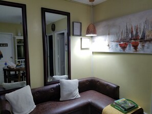 Téléviseur, lecteur de DVD, chaîne audio