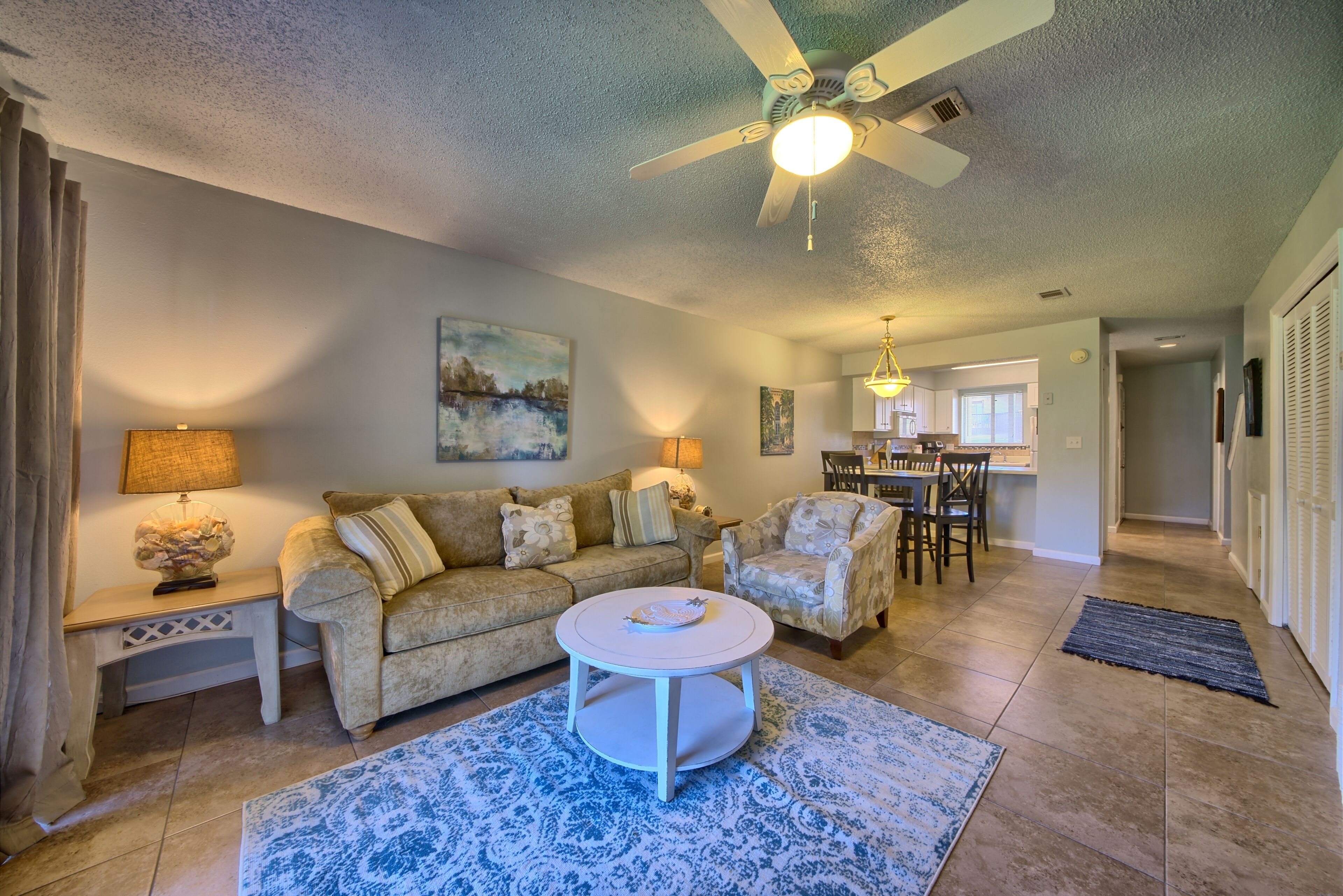 2 Bedroom 2 Bath Townhome-Brand New Hardwood floors upstairs 