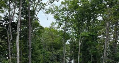 Decker Cove Southport Paradise with Central Air Conditioning