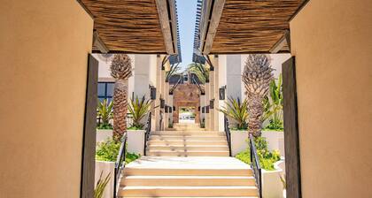 Luxury Condo with Ocean Views, Golf Access and Resort Amenities Ideal Cabo Esc