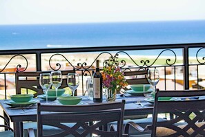 Outdoor dining - Luxury Condo with Ocean Views, Golf Access and Resort Amenities   Ideal Cabo Escape (Cabo San Lucas)