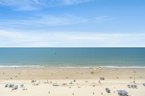 On the beach - Oceanfront Luxury Corner Unit, Jacuzzi Tub, Lazy River | Crescent Shores - S 1212 (North Myrtle Beach)