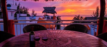 BEST IN PARADISE!!! NEWLY REMODELED PENTHOUSE WITH PRIVATE ROOFTOP TERRACE!!!