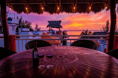 BEST IN PARADISE!!! NEWLY REMODELED PENTHOUSE WITH PRIVATE ROOFTOP TERRACE!!!