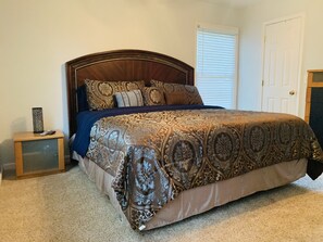 3 bedrooms, iron/ironing board, WiFi, bed sheets