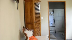 Living room - Bois de Santal (Saint-Pierre)