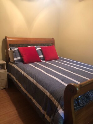 3 bedrooms, bed sheets