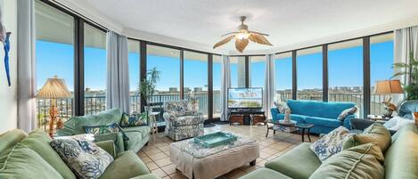 Smart TV, DVD player, stereo