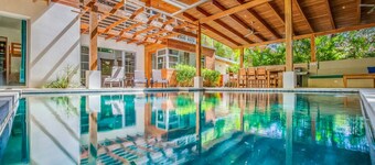 Luxe Modern Villa w/ pool yard at premium location